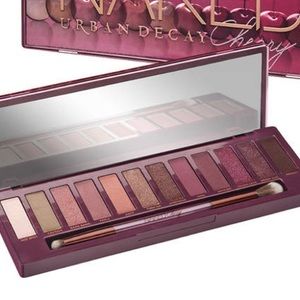 Urban Decay makeup Naked Cherry eyeshadow palette